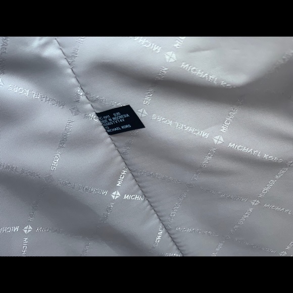 NWT Michael Kors XL Jet Set Tote - Picture 5 of 10